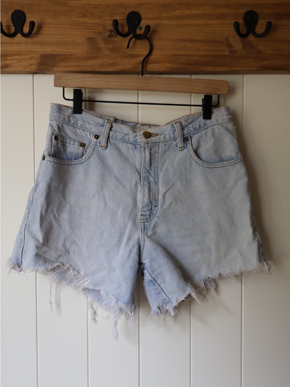 Vintage 1990s Moda Intl Light Wash Denim Frayed Hem Women's Shorts Sz 8